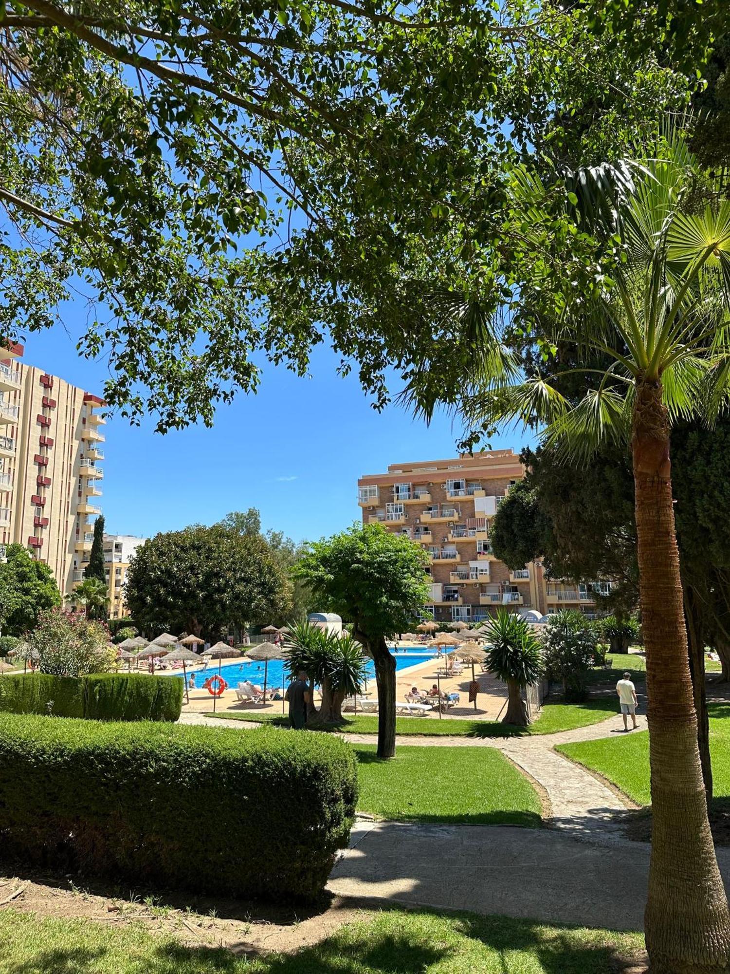 Acogedor Estudio Con Piscina Y Vistas Al Mar Benalmádena Buitenkant foto